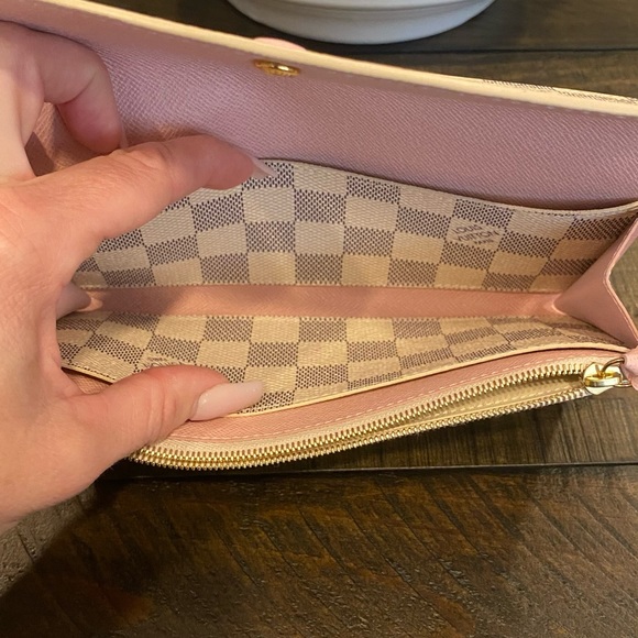 Louis Vuitton Wallet - Picture 5 of 8